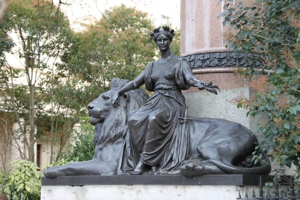Piquant Photos Photo Essay The Statues of Waterloo Place